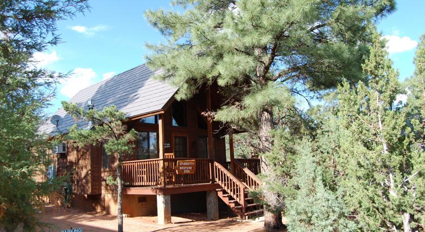 Апартаменты The Spaghetti Western Cabin