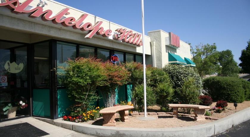 Отель Antelope Hills Inn