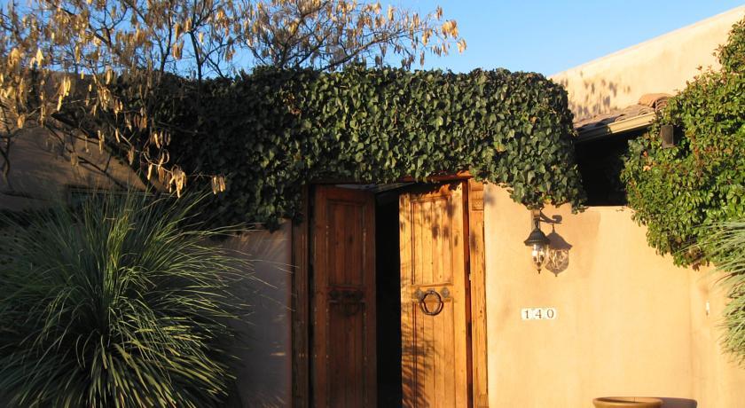 Отель Adobe Village Graham Inn