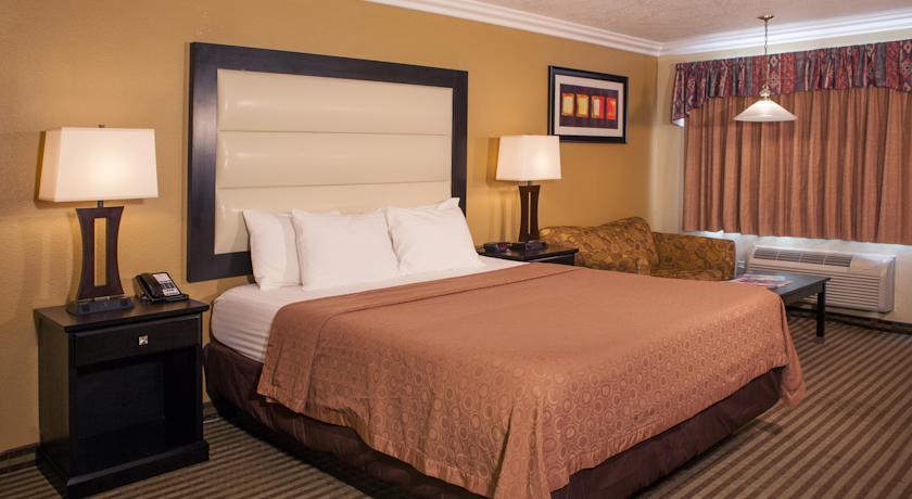 Отель Desert Quail Inn