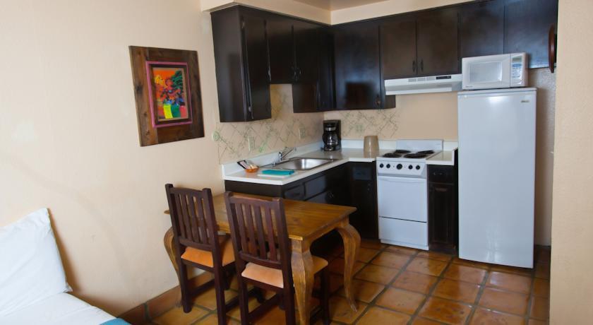 Отель The Lemon Tree Hotel