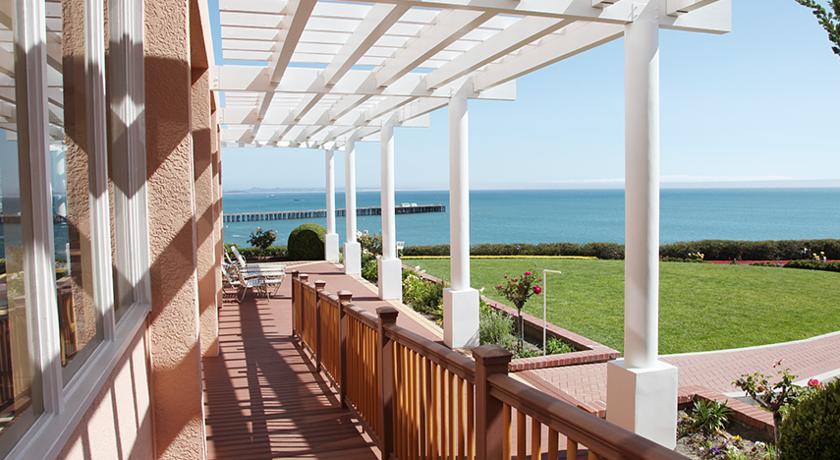 Отель San Luis Bay Inn