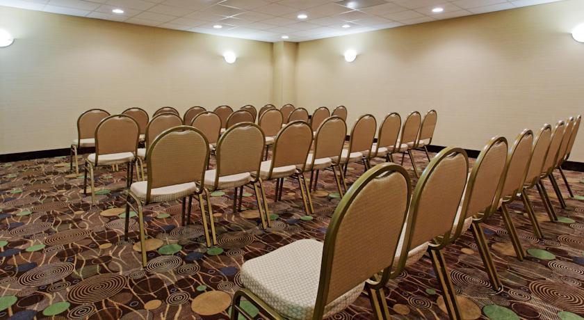 Отель Holiday Inn Express Benicia