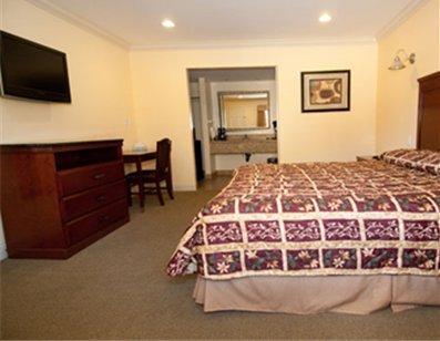 Отель Twin Palms Motel