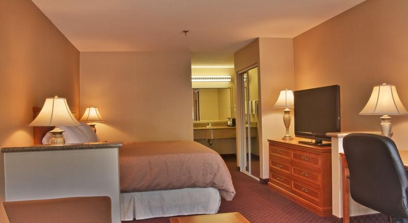 Отель Burbank Inn and Suites