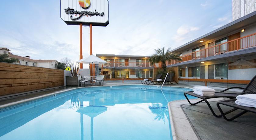 Отель Tangerine Hotel