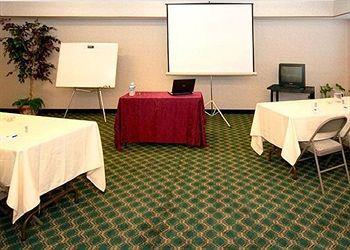 Отель Comfort Inn & Suites Fortuna
