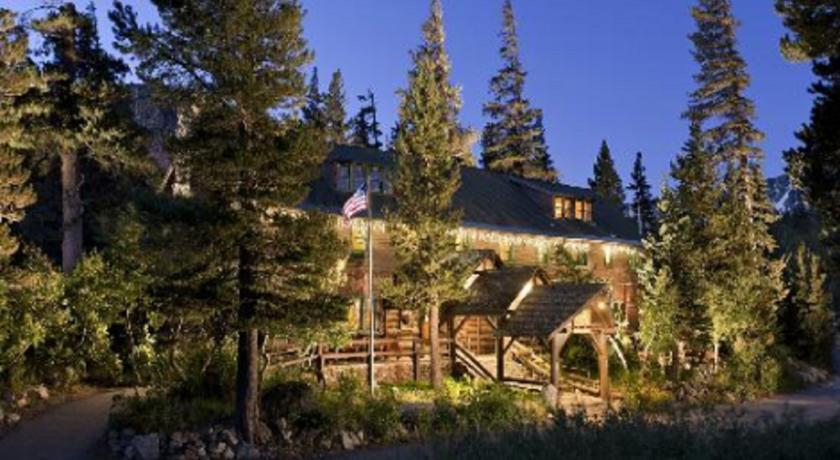 Отель Tamarack Lodge