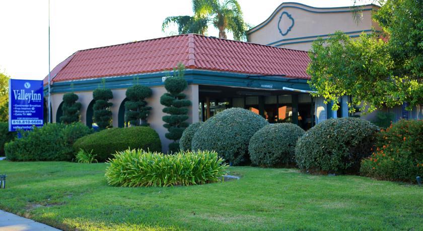Отель Valley Inn and Conference Center