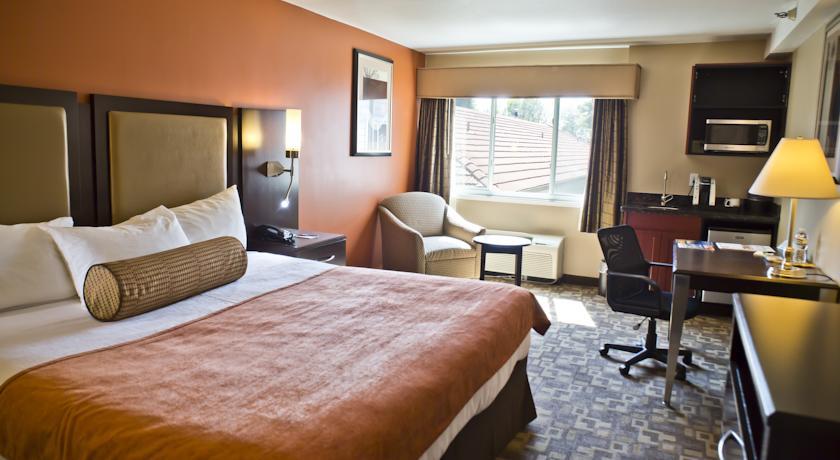 Отель Crestview Hotel and Suites