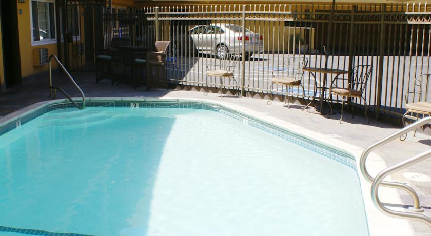 Отель 3 Palms Napa Valley Hotel & Suites At The Napa River