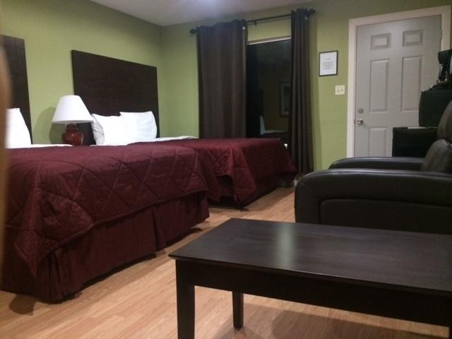 Отель Mountain Trail Lodge Oakhurst