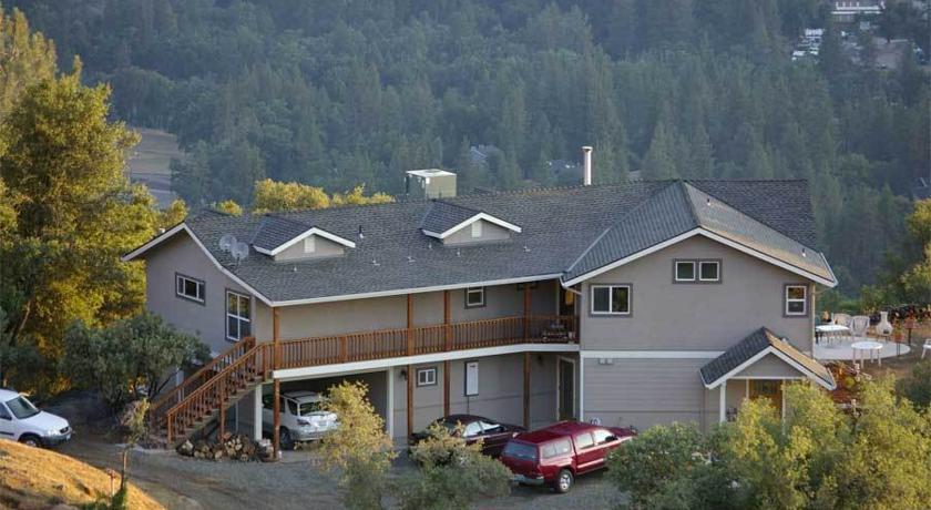 Мини-отель Yosemite Sierra View Bed & Breakfast