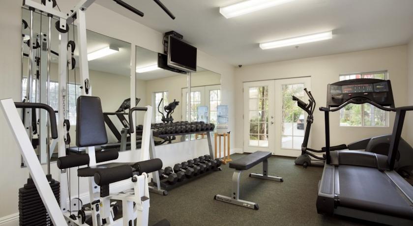 Отель Ramada Oceanside