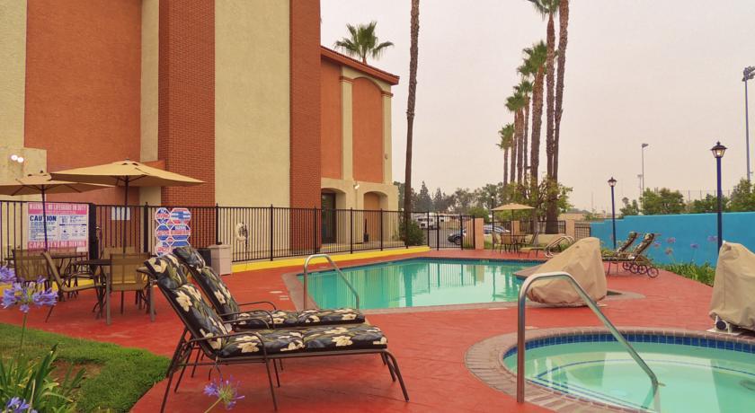 Отель Best Western Plus Placentia Inn & Suites
