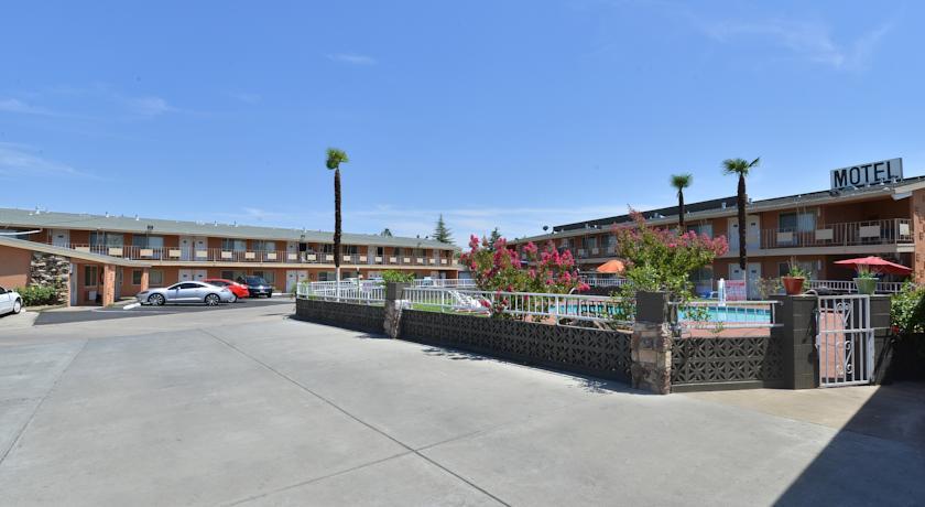 Отель M Star Hotel Red Bluff