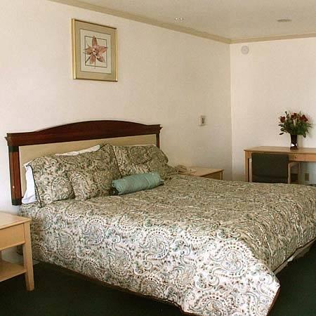 Отель Deluxe Inn Redwood City