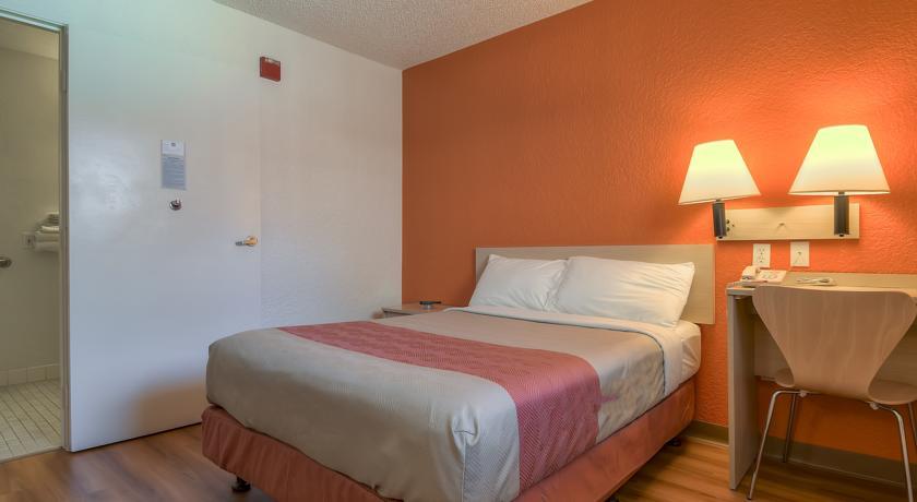 Отель Motel 6 Los Angeles - Rowland Heights