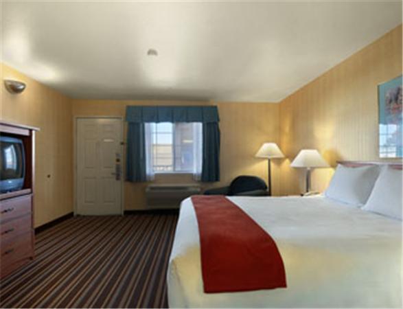 Отель Howard Johnson Inn Salinas