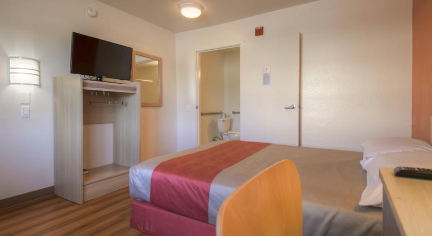 Отель Motel 6 San Bernardino South