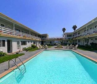 Inn at Sunset Cliffs