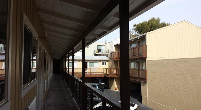 Lombard Plaza Motel