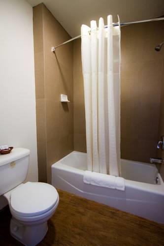 Отель West Coast Inn Santa Ana