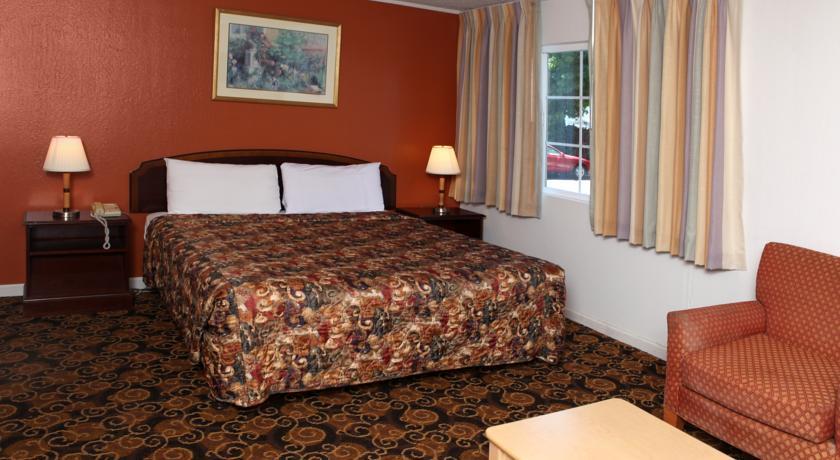 Отель Granada Inn
