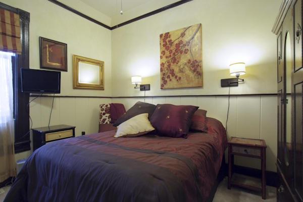 Мини-отель Madison Street Inn