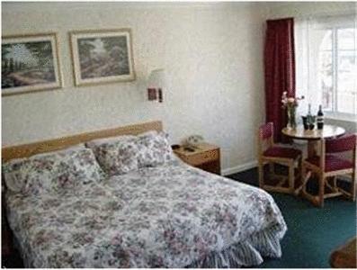 Отель Travelers Inn