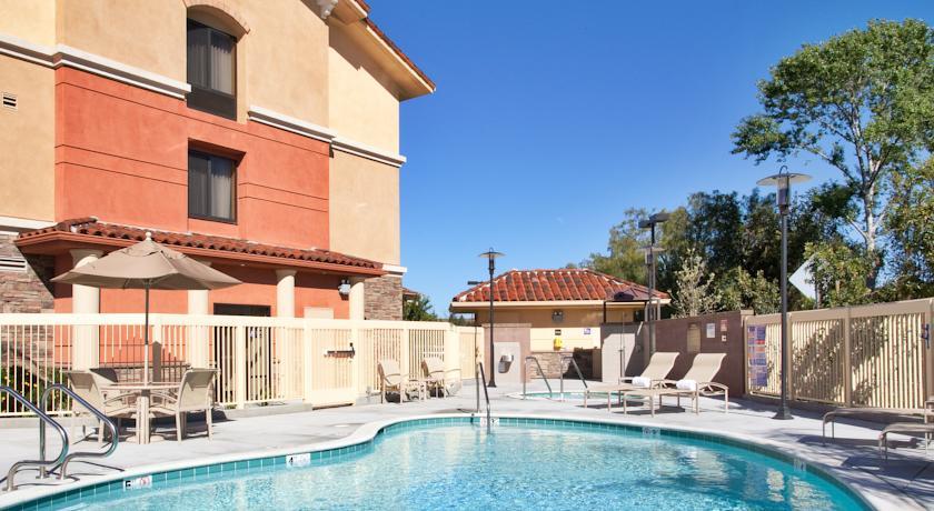 Отель Hampton Inn & Suites Thousand Oaks