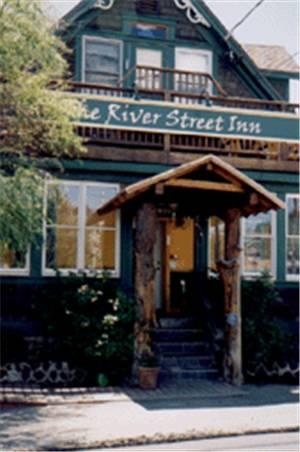 Мини-отель River Street Inn