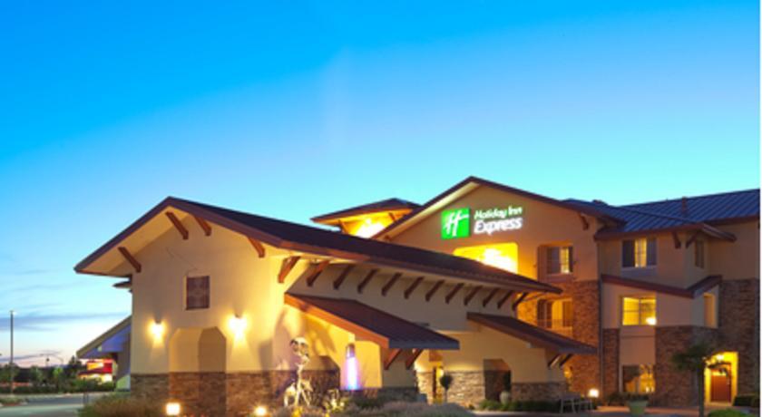 Отель Holiday Inn Express Turlock