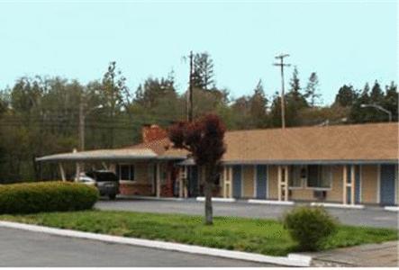 Отель Lark Motel Willits