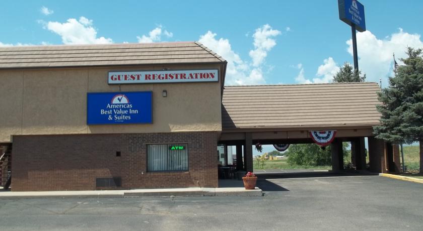 Отель Guesthouse Inn & Suites Fort Collins