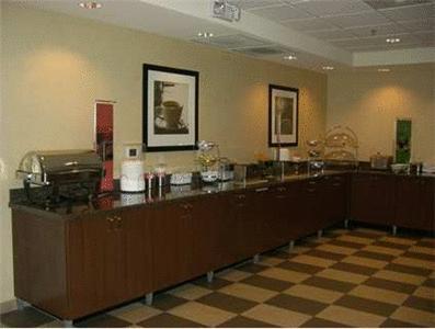Отель Hampton Inn and Suites Pueblo North