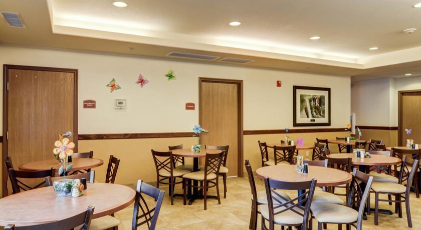 Отель Comfort Inn and Suites Rifle