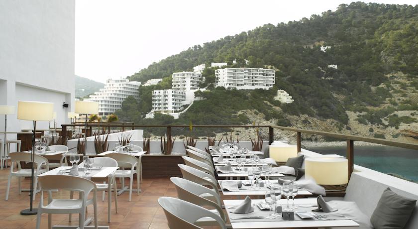 Отель Fiesta Hotel Cala Llonga