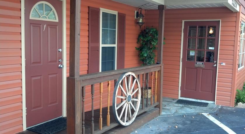 Отель Buffalo Chip's Ranch House Motel