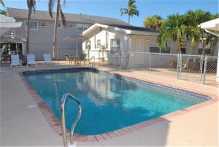 Апартаменты Gulf Breeze Condominium