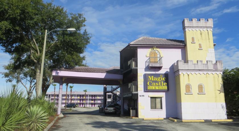 Отель Magic Castle Inn & Suites Motel