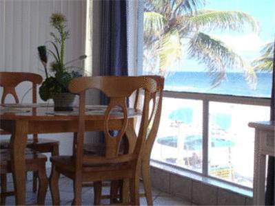Отель Captain's Quarters Resort