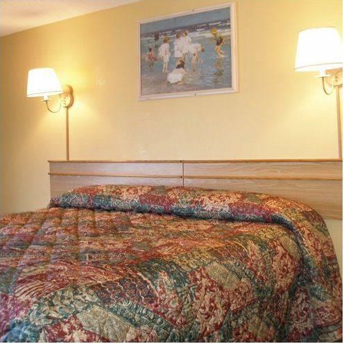 Отель Red Carpet Inn Milton