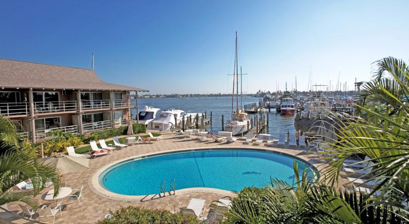 Отель Cove Inn on Naples Bay
