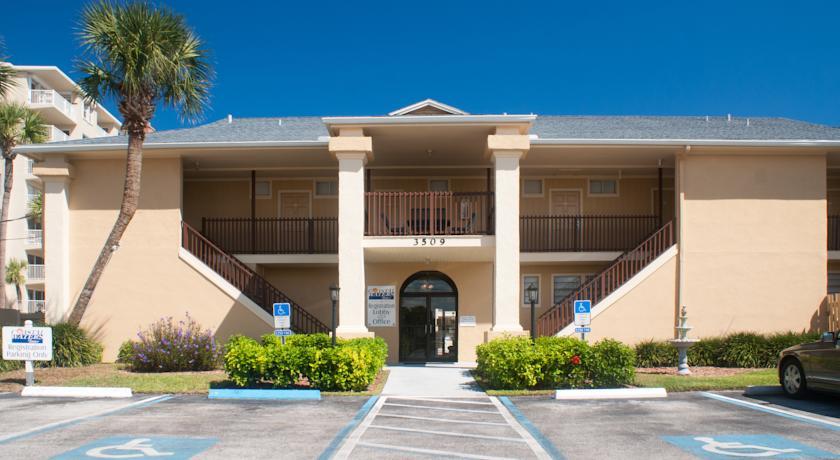 Отель Coastal Waters Inn
