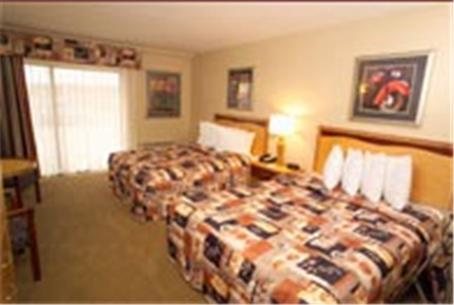 Отель Destination Daytona Inn & Suites