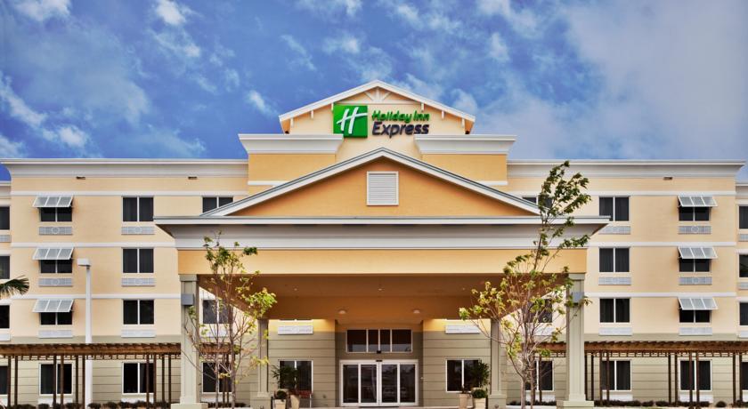 Отель Holiday Inn Express Hotel & Suites Palm Bay