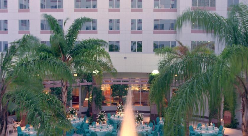 Отель Sheraton Suites Plantation