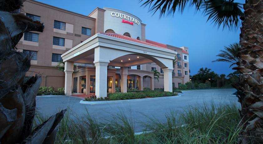 Отель Courtyard by Marriott Stuart