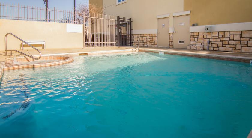 Comfort Suites DFW Turnpike